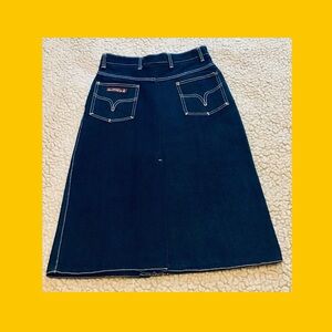 * HOLIDAYS SALE * Vintage & Rare Dark Wash Denim Skirt